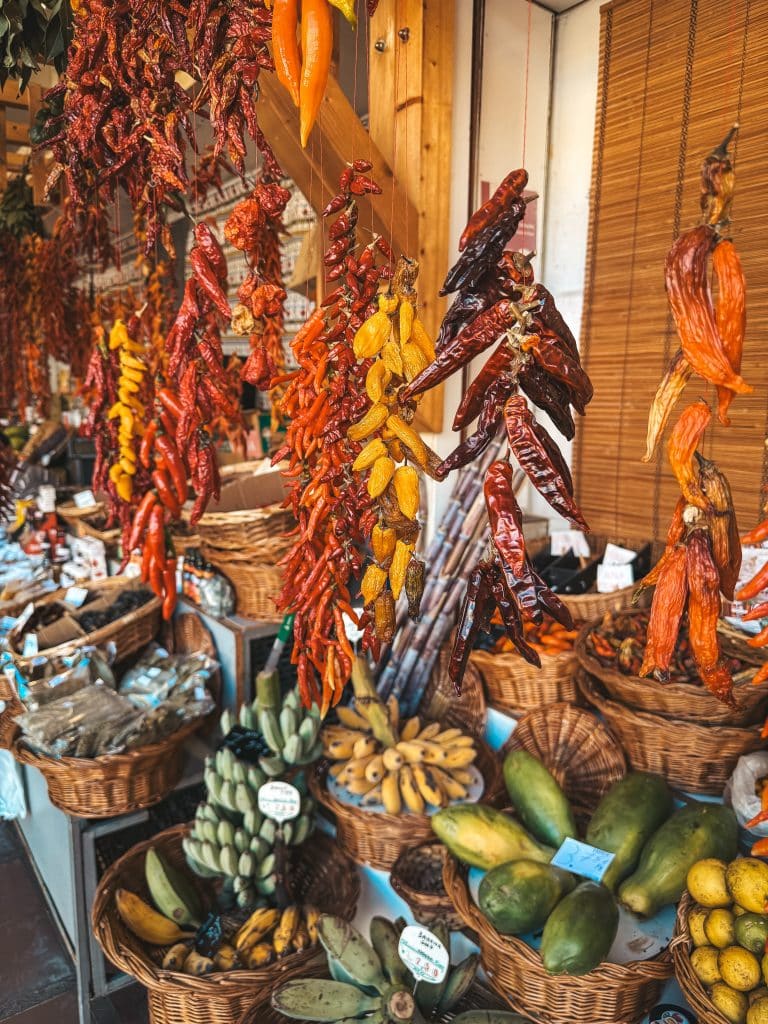 Obst und Snacks von Madeira