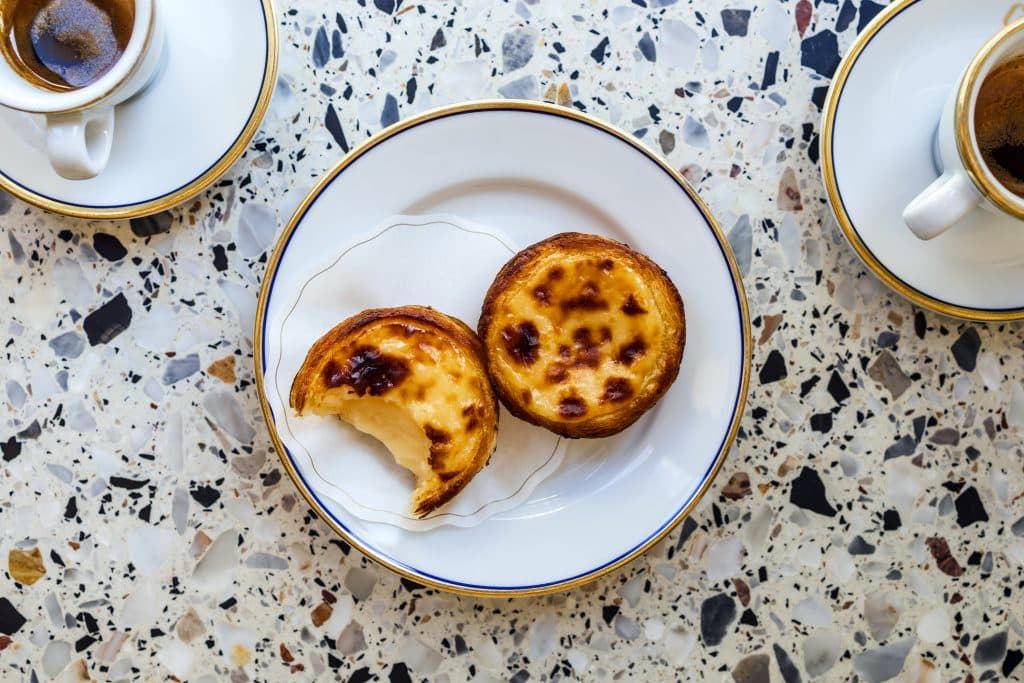 Pastéis de nata mit einem Espresso